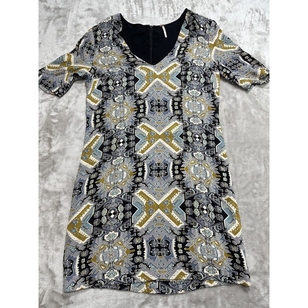 Free People Allie Blue Geometric Women's Short Sleeve V-neck dress Size 12 EUC